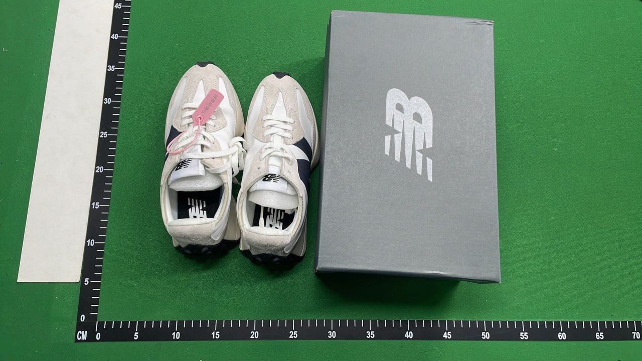 ph017New Balance 327