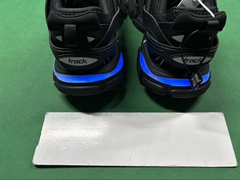ph028 Balenciaga Track Led