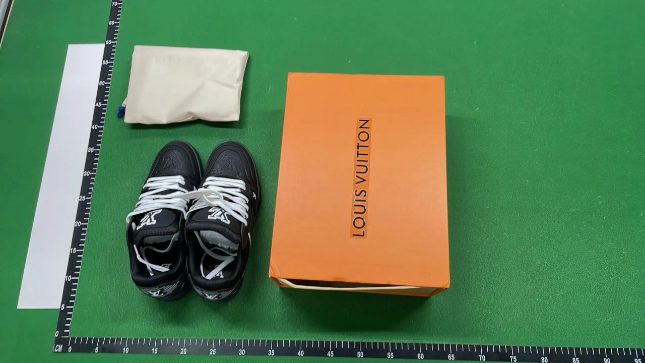 ph037 Louis Vuitton Trainers