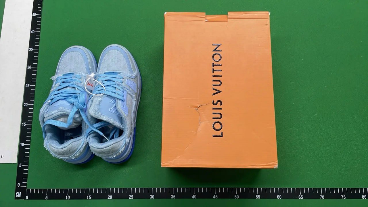 ph037 Louis Vuitton Trainers