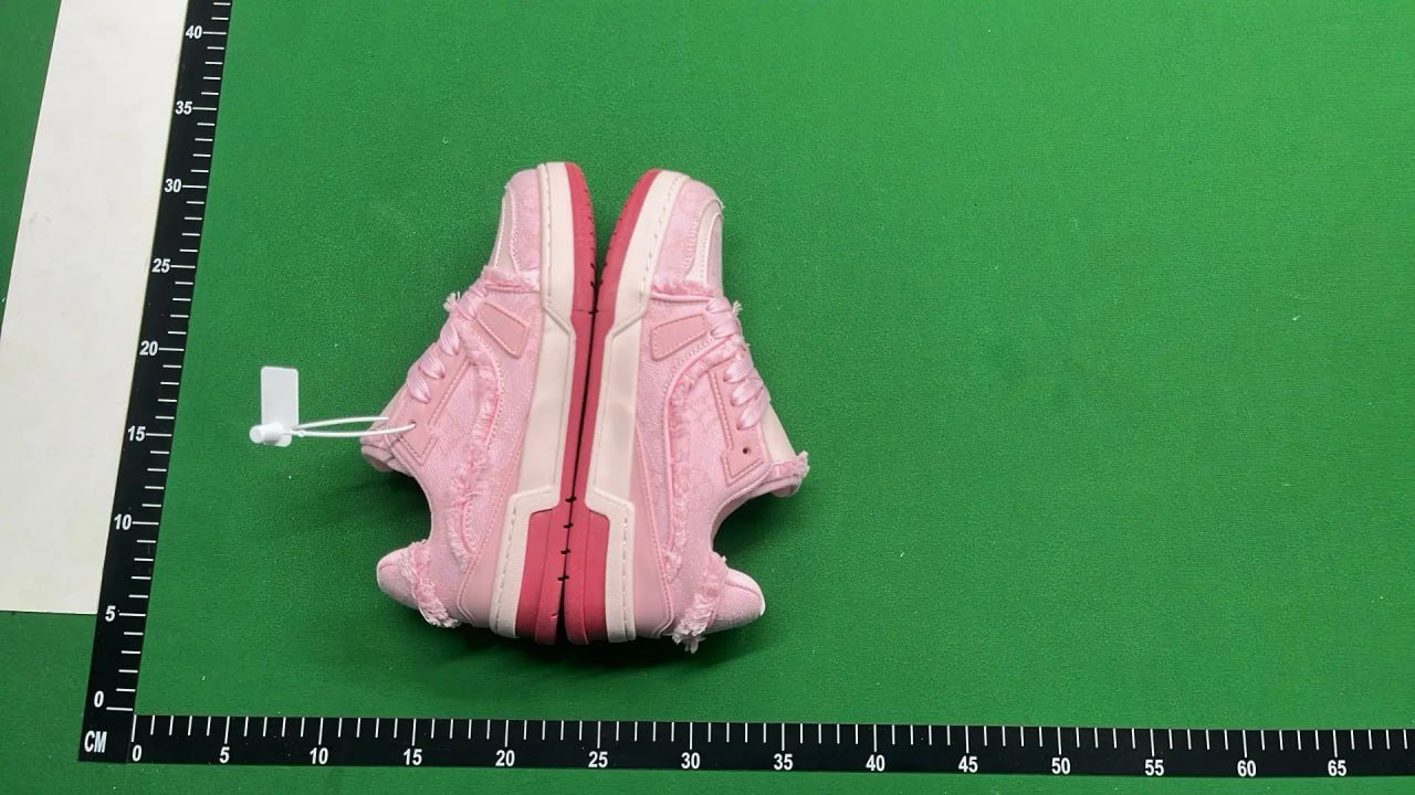 ph037 Louis Vuitton Trainers