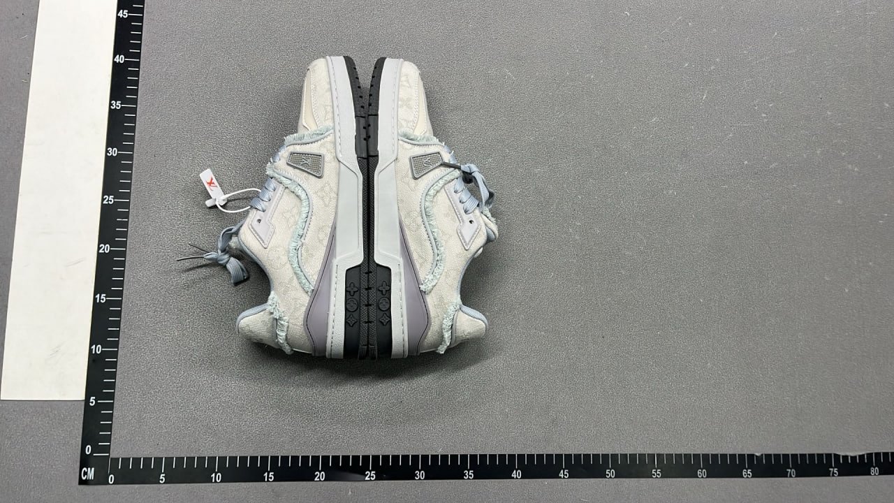 ph037 Louis Vuitton Trainers