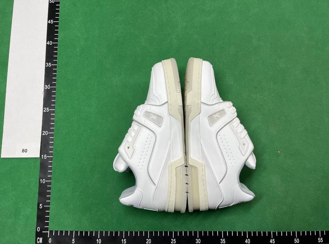 ph037 Louis Vuitton Trainers