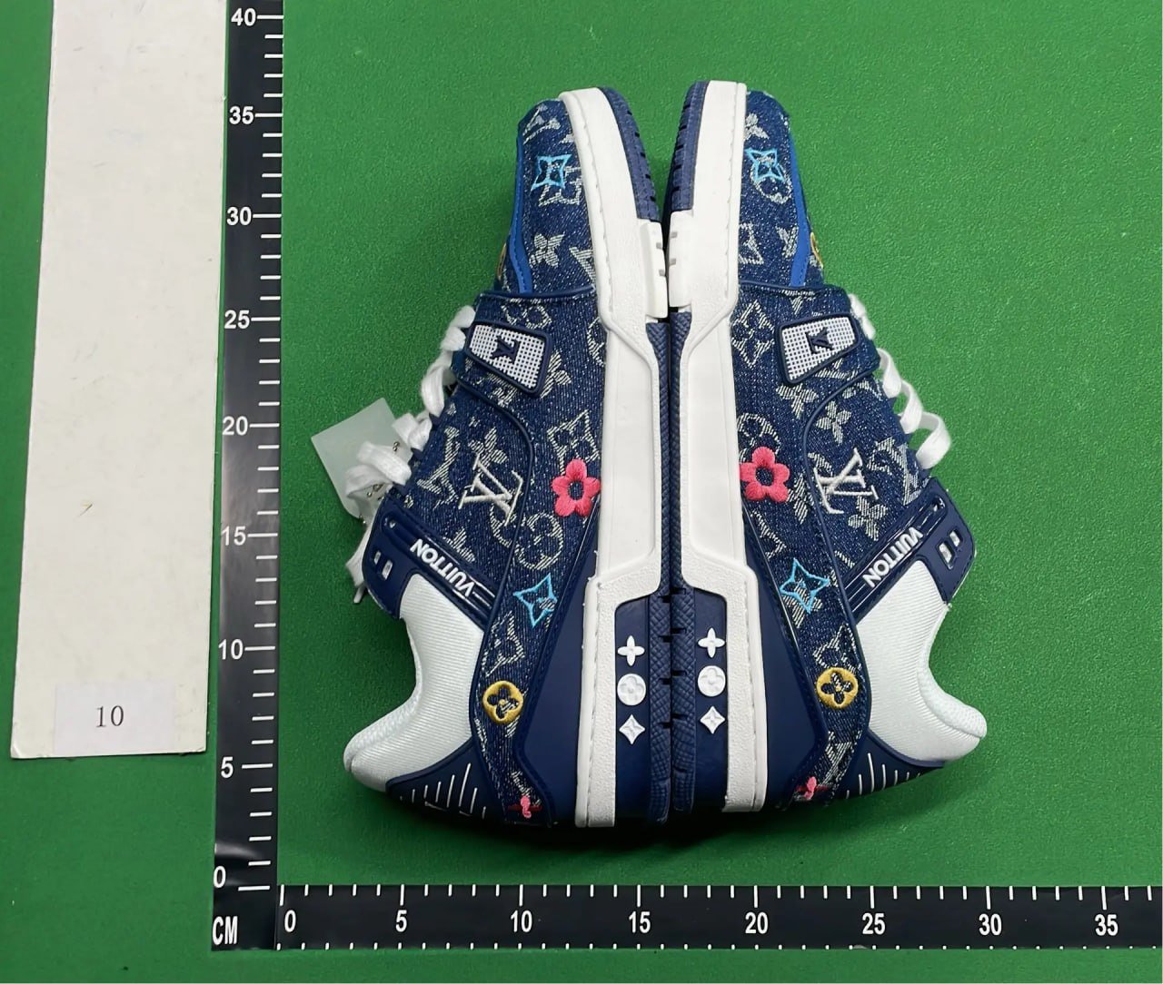 ph037 Louis Vuitton Trainers