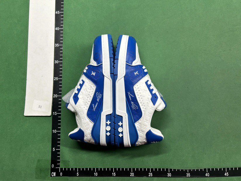 ph037 Louis Vuitton Trainers