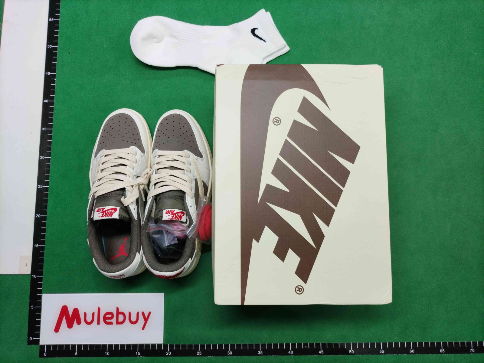 ph042 Jordan 1 low travis scott