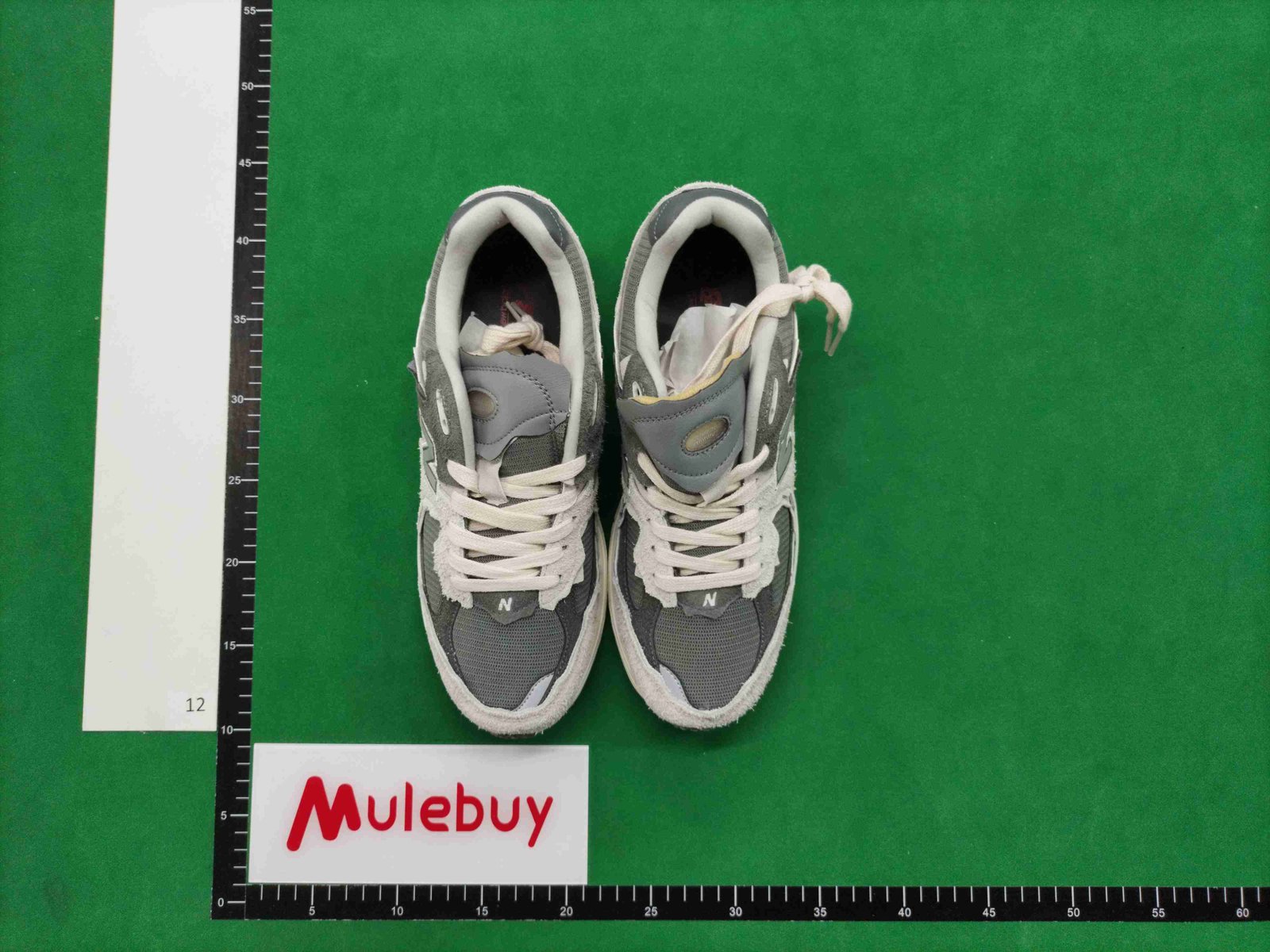 ph069 New Balance 2002