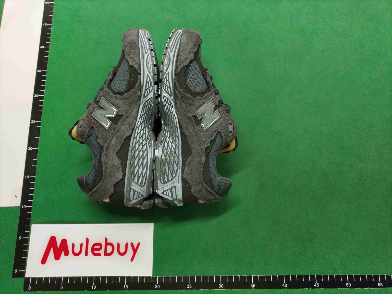 ph069 New Balance 2002