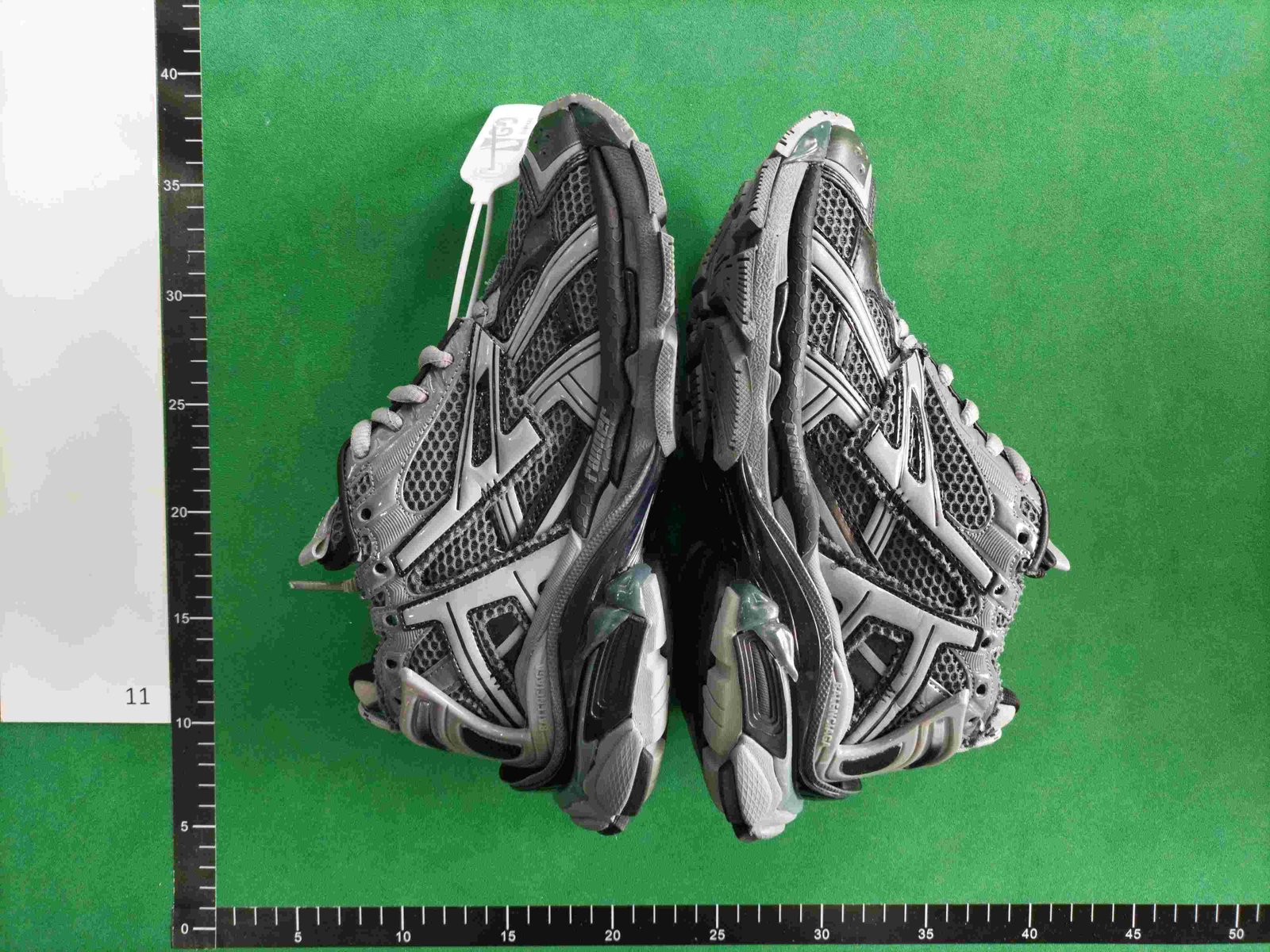 ph077 Balenciaga Runner