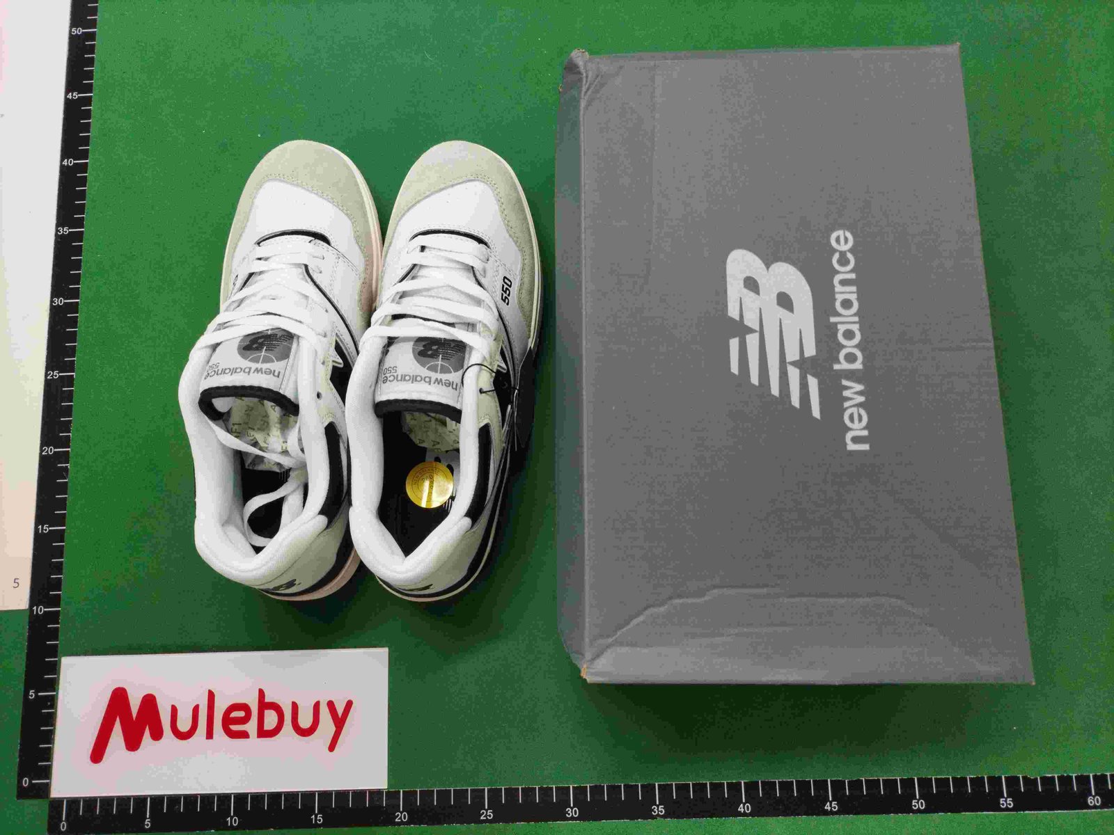 ph080 New Balance 550