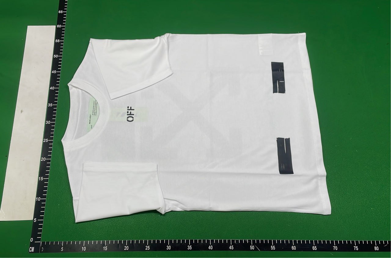 ph087 Off-White Tee